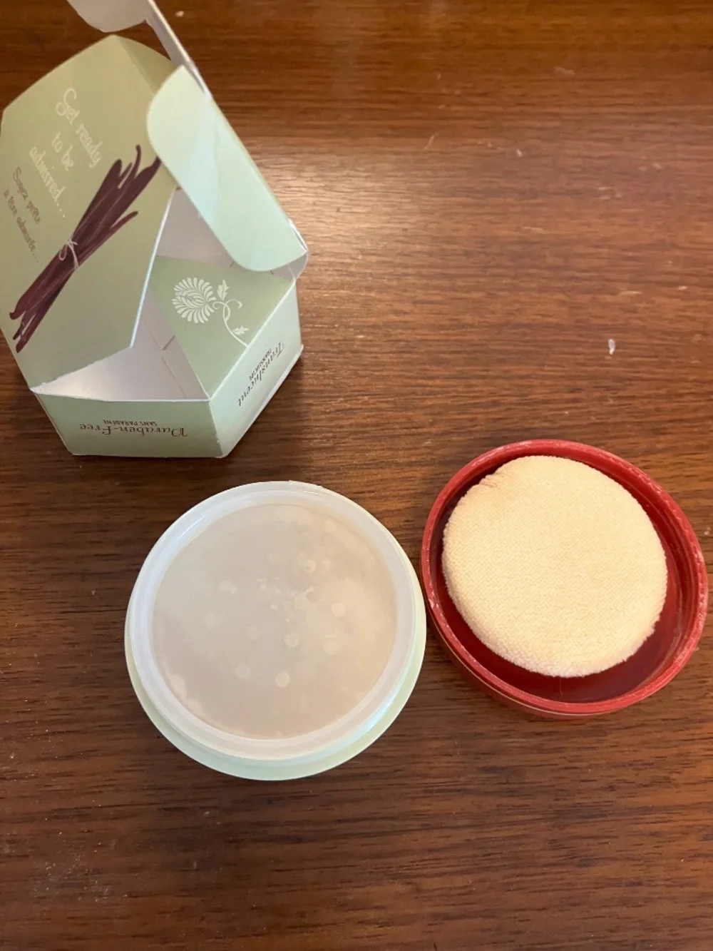 Besame Face setting powder *open box*